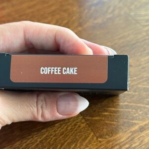 Coffee Cake HudaBeauty easy bake and snatch